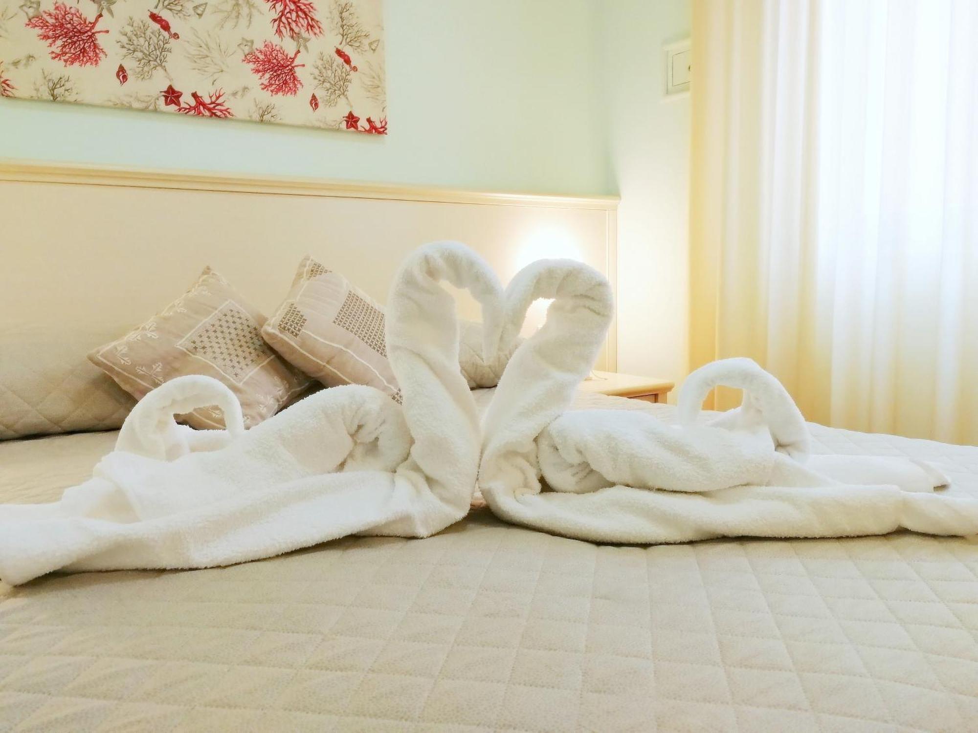 Hotel Atmosfere Beach チェゼナーティコ エクステリア 写真